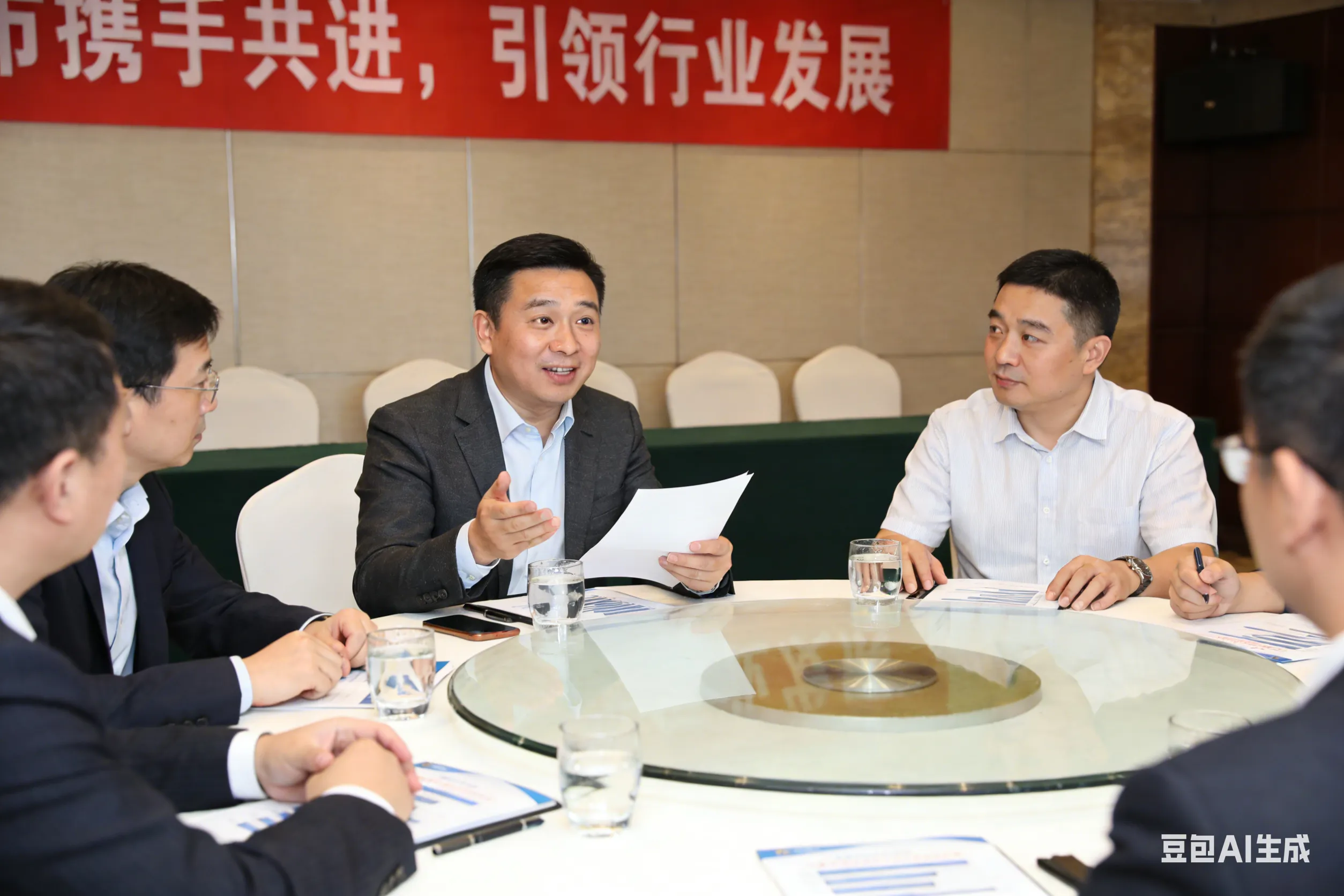 文具制造業(yè)發(fā)展論壇在金華舉辦，東寧文具CEO發(fā)表主旨演講